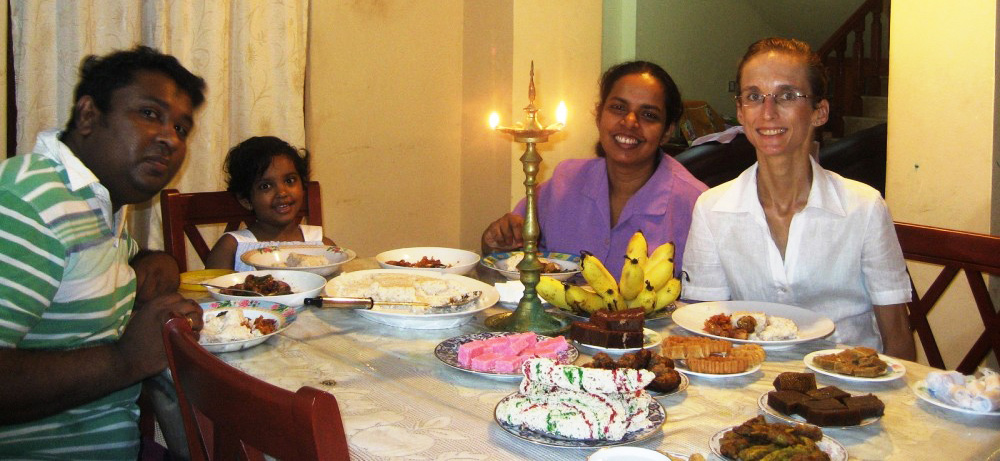 Sinhala New Year in Sri Lanka Das Singhalesische Neujahrsfest im Kreise meiner Gastfamilie